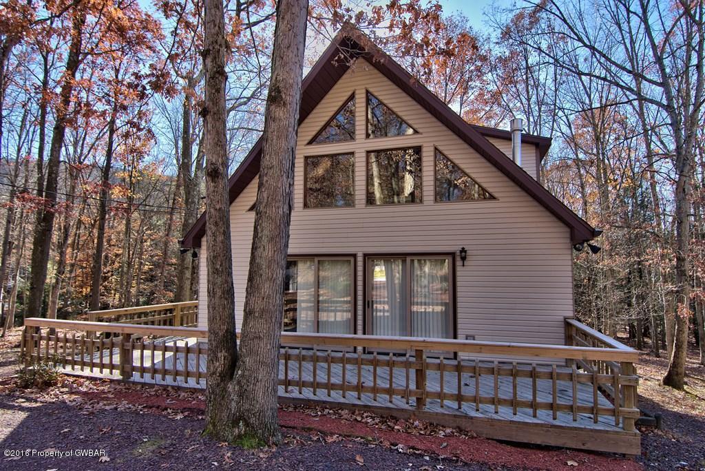 104 Buck Ridge Ln, Drums, PA 18222