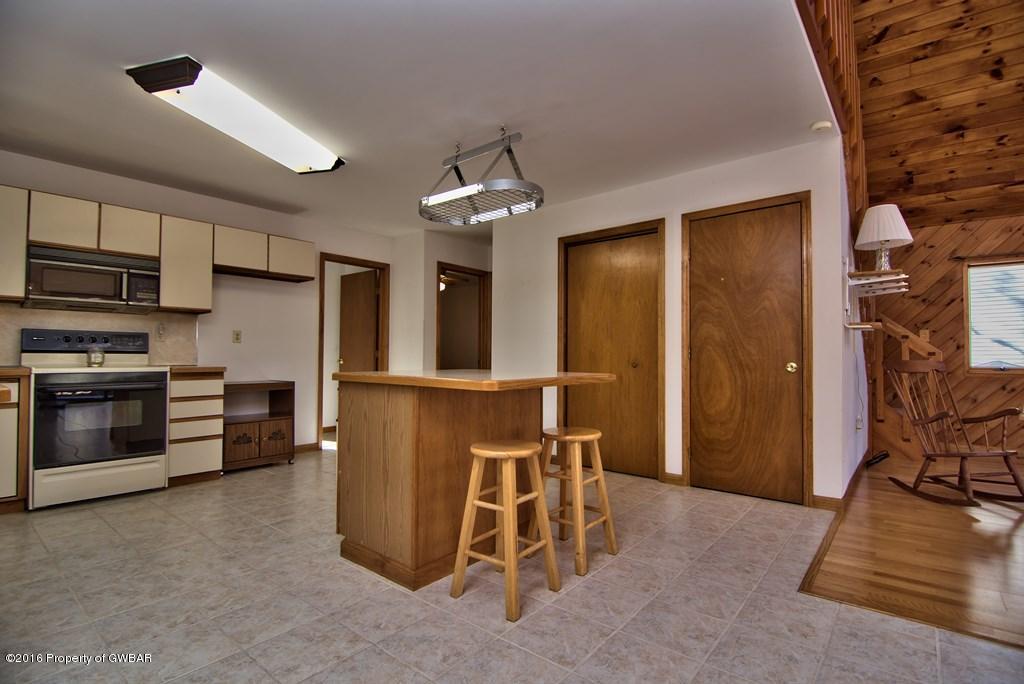 104 Buck Ridge Ln, Drums, PA 18222