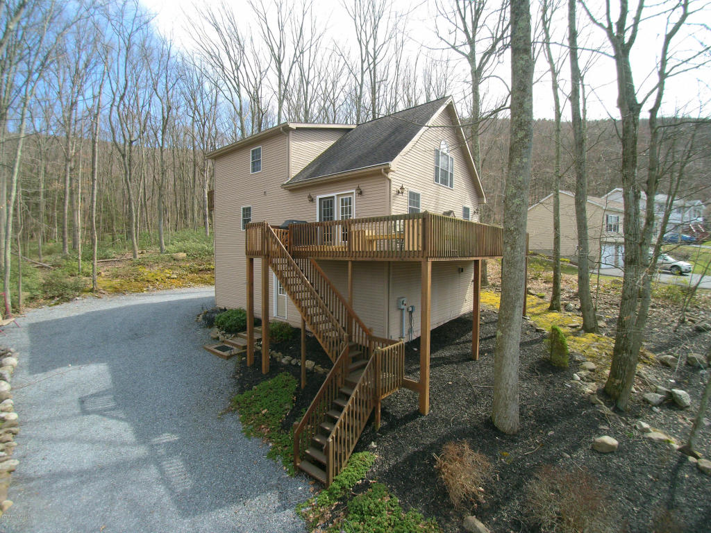 169 Buck Ridge Dr, Drums, PA 18222