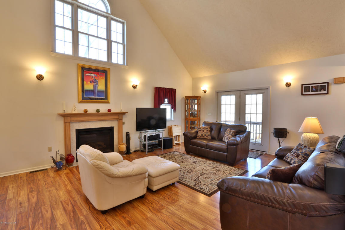 169 Buck Ridge Dr, Drums, PA 18222