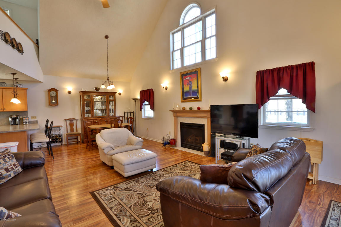 169 Buck Ridge Dr, Drums, PA 18222