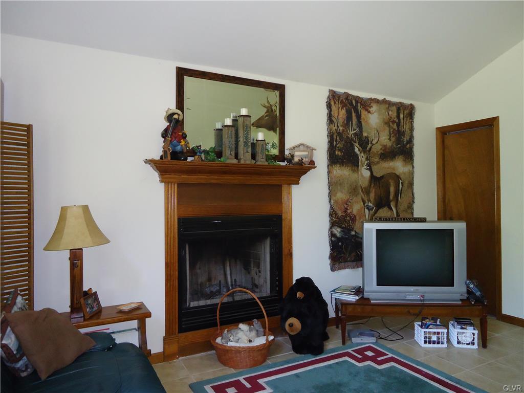 36Indian Trl, Penn Forest Township, PA 18229