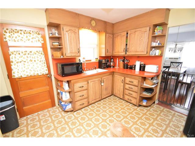 32 Brook Drive, Mahoning Township, PA 18235