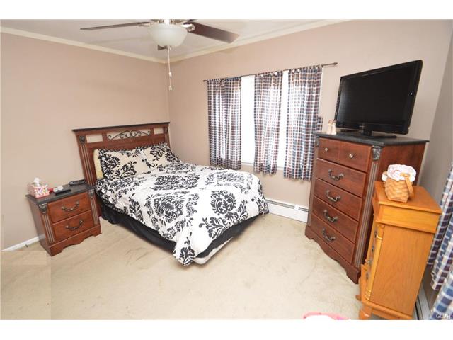 32 Brook Drive, Mahoning Township, PA 18235
