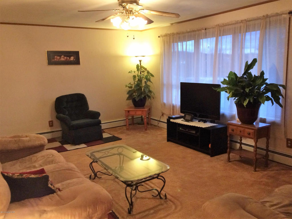 165Long Run Rd, Lehighton, PA 18235