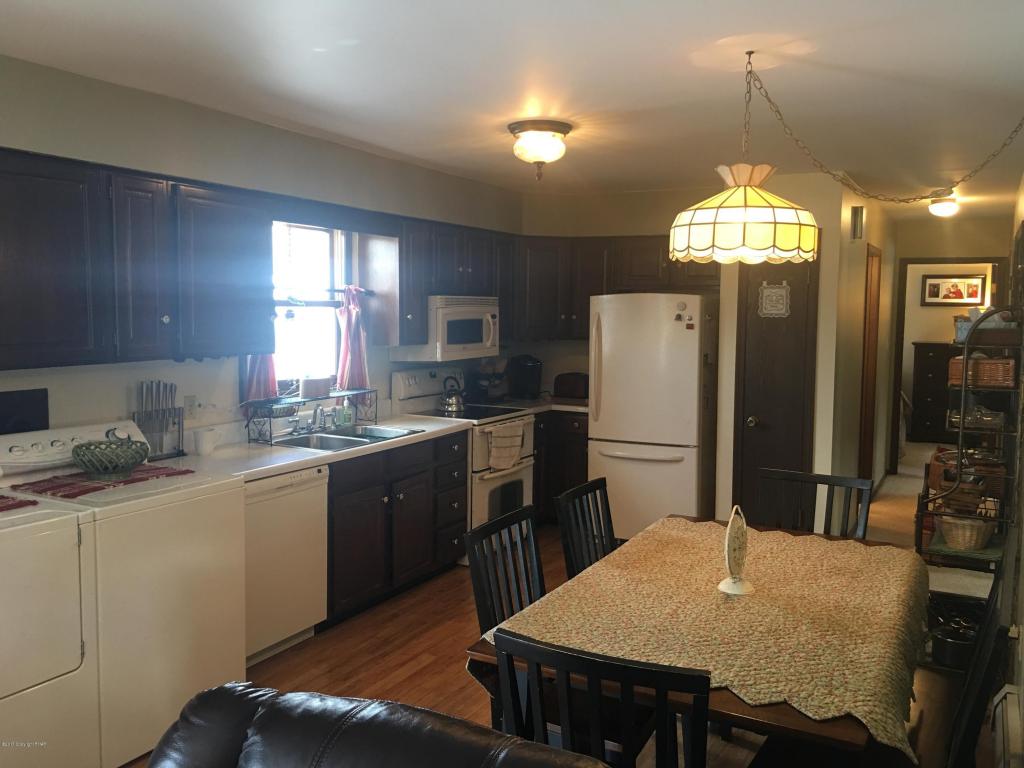 98Ryan Ave, Tamaqua, PA 18252
