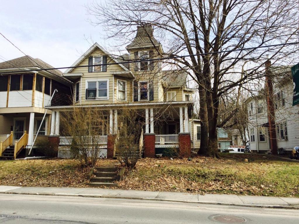 135Ridgeway St, East Stroudsburg, PA 18301
