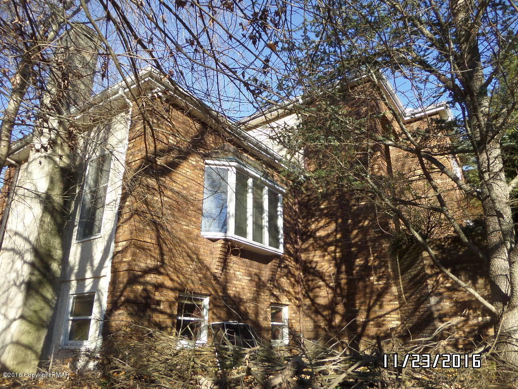 109Manor Dr, East Stroudsburg, PA 18301