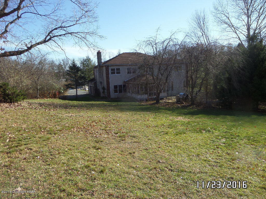 109Manor Dr, East Stroudsburg, PA 18301