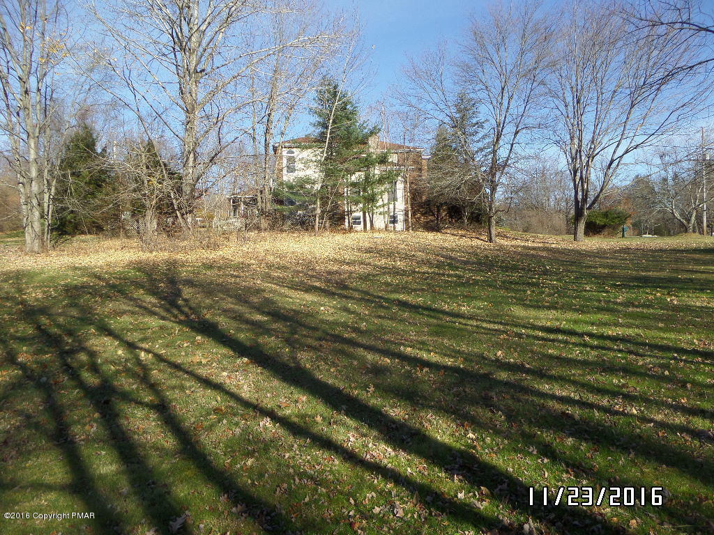 109Manor Dr, East Stroudsburg, PA 18301