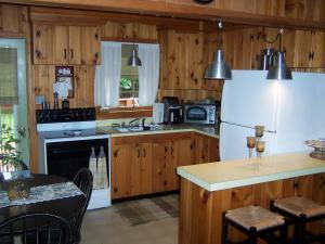 2 Lee Ln, East Stroudsburg, PA 18301