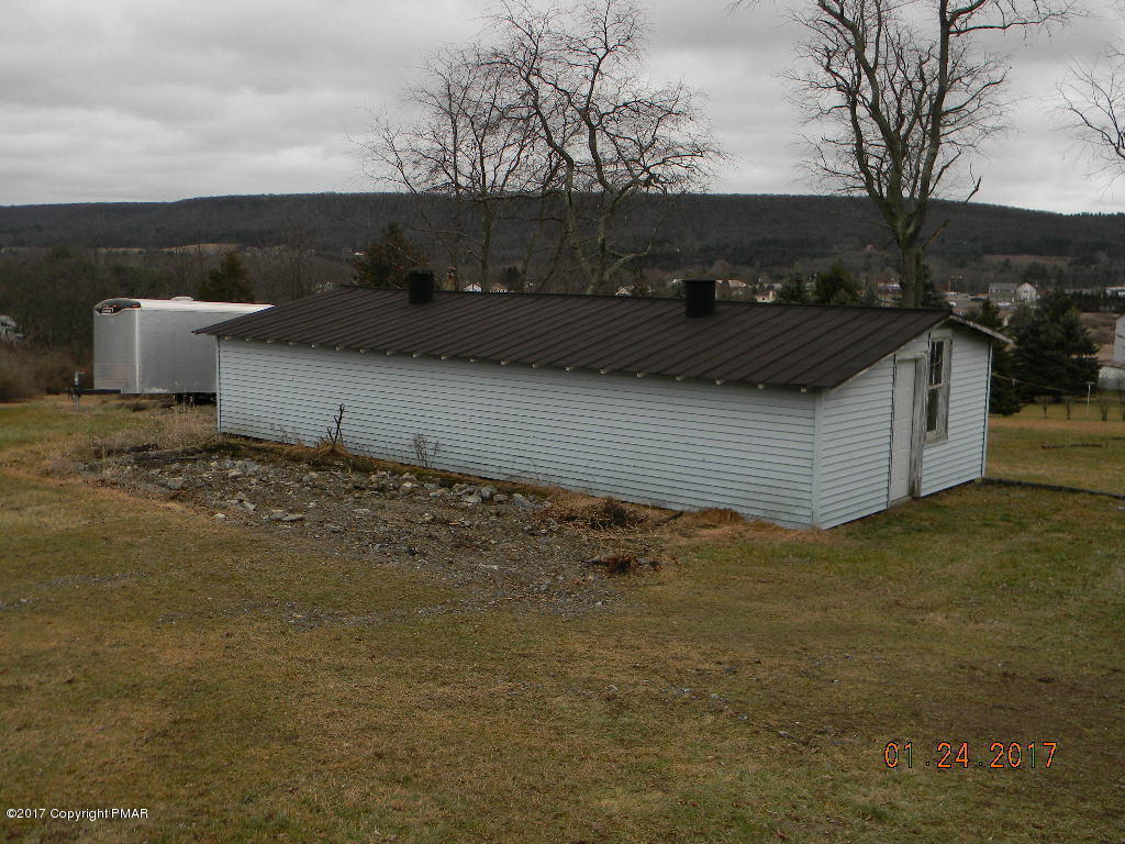 1040WEIR LAKE Rd, Brodheadsville, PA 18322