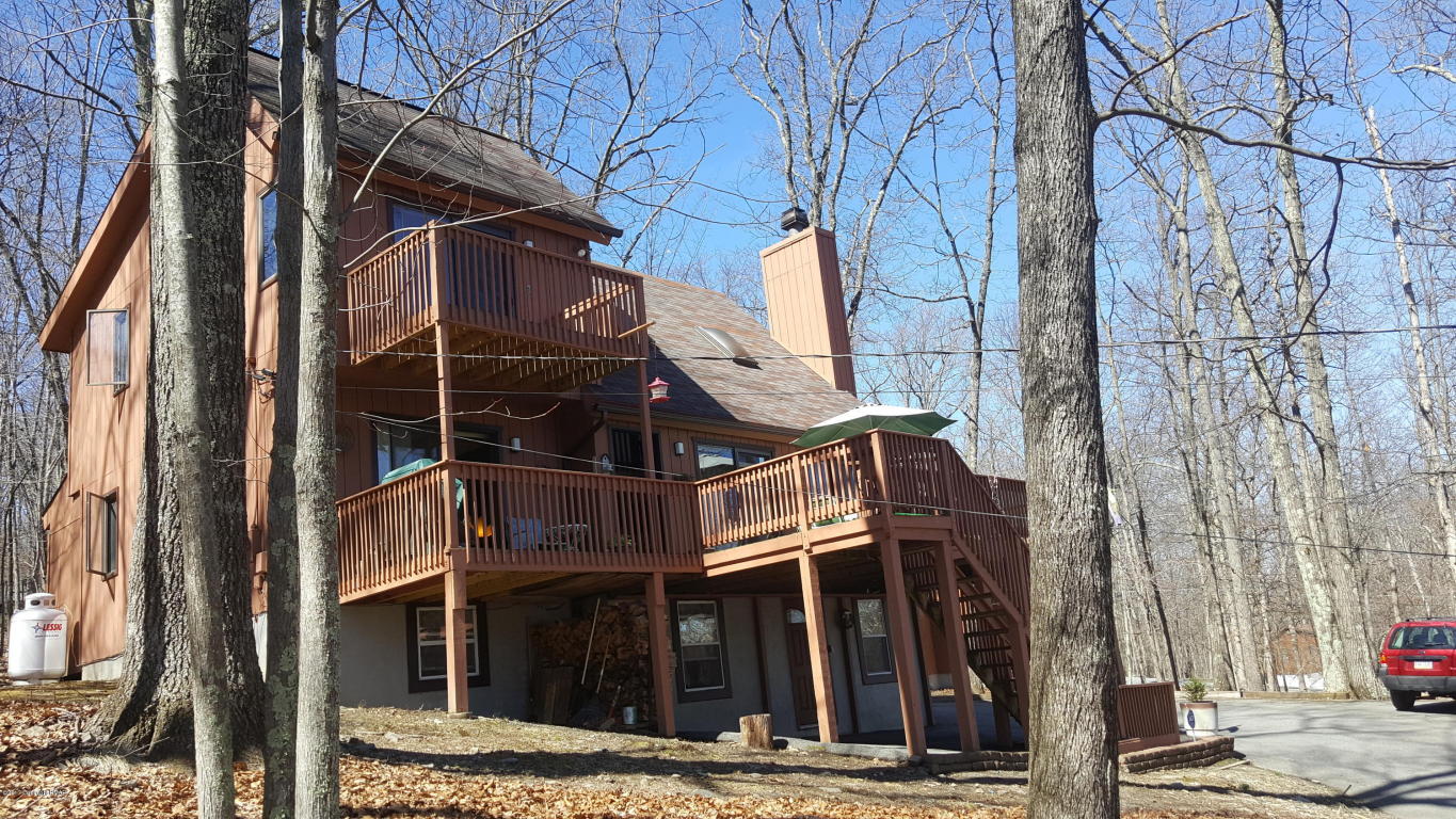 165Bellingham Dr, Bushkill, PA 18324