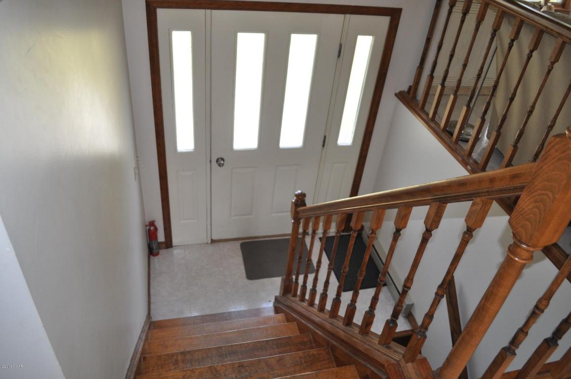 67 bluebird Dr, Bushkill, PA 18324