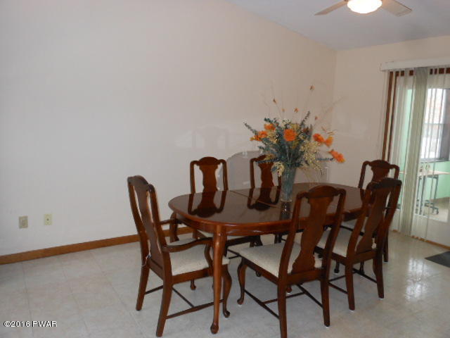 67 bluebird Dr, Bushkill, PA 18324