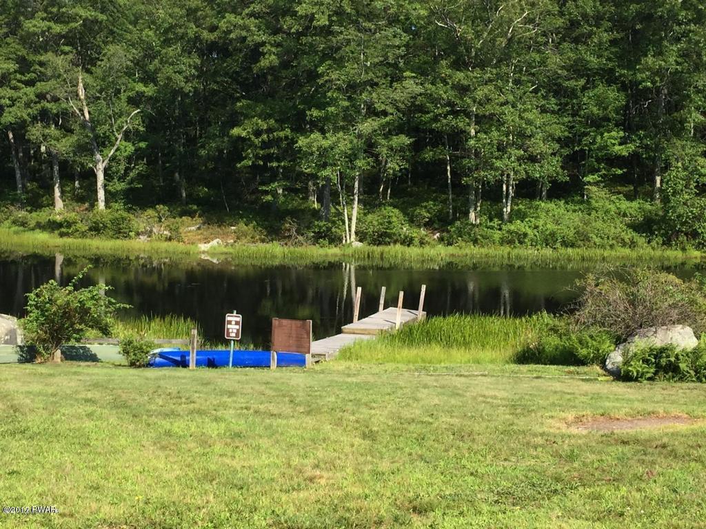 166 Forest Dr, Canadensis, PA 18325