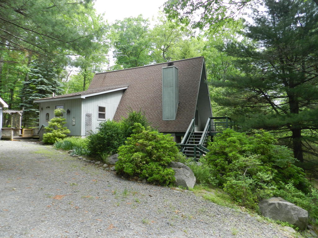 127Hemlock Way, Canadensis, PA 18325
