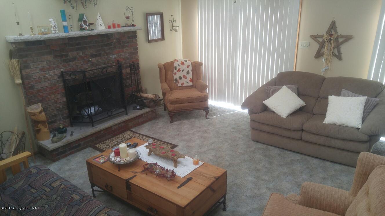 260Russell Court, Effort, PA 18330