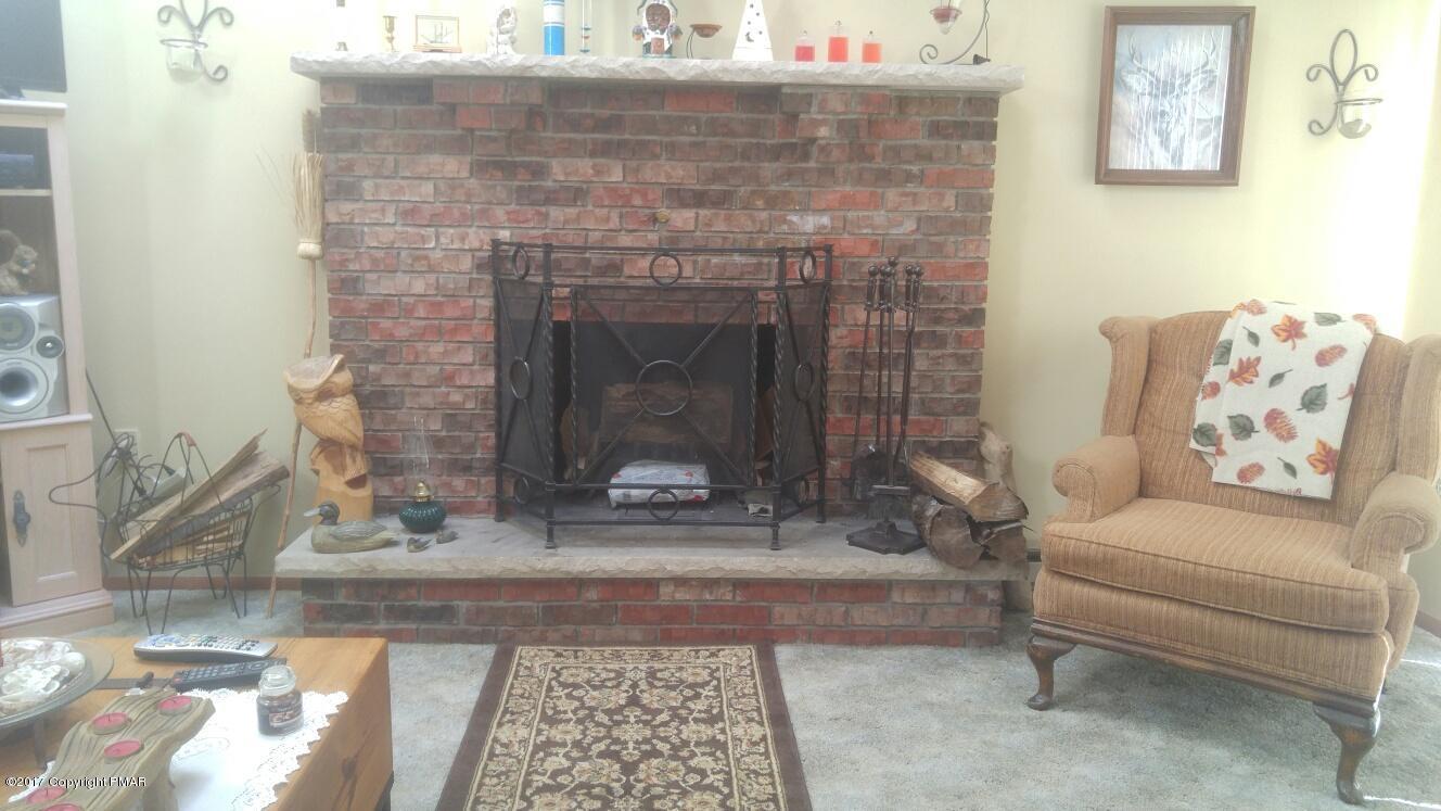 260Russell Court, Effort, PA 18330