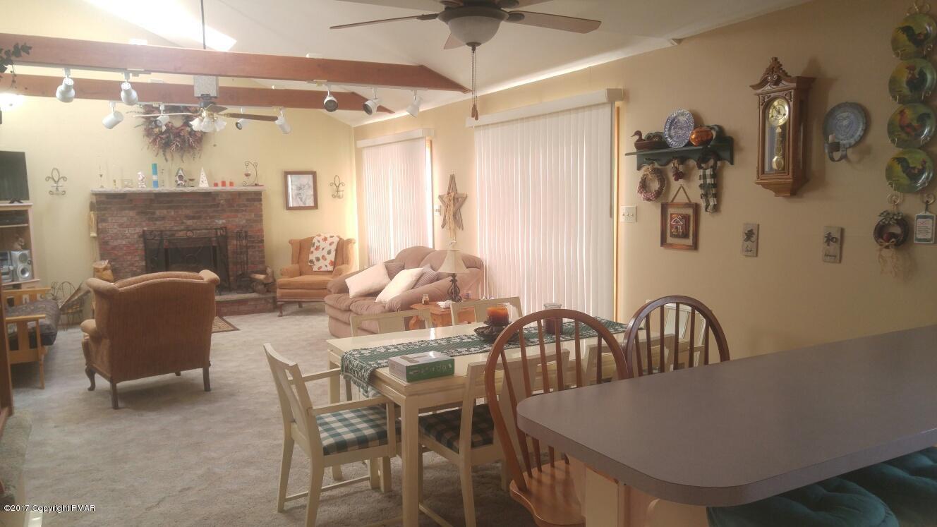 260Russell Court, Effort, PA 18330