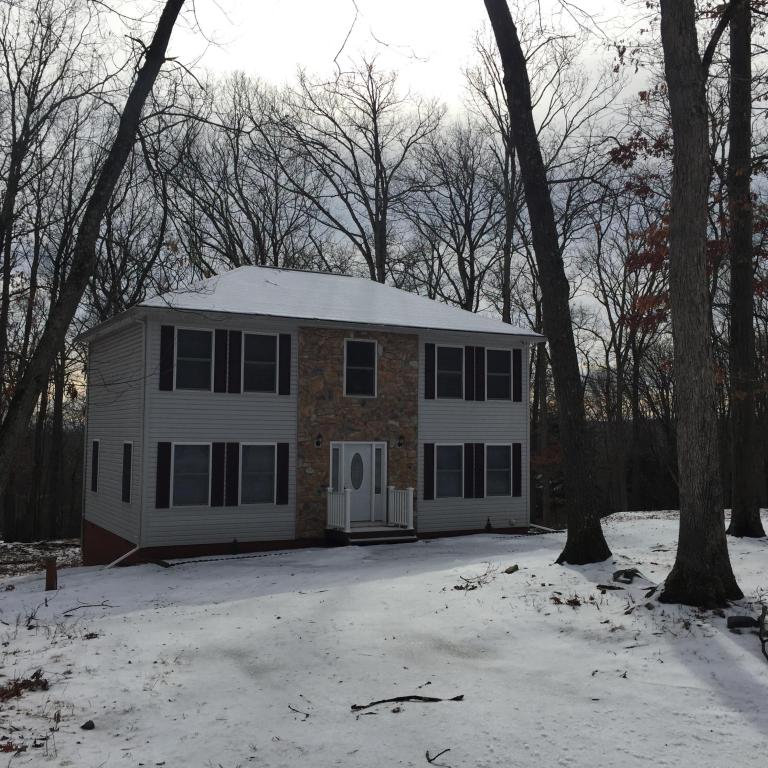 110Jay Peak Ct, Henryville, PA 18332