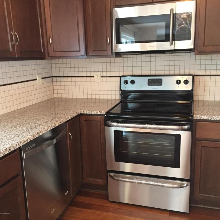 110Jay Peak Ct, Henryville, PA 18332