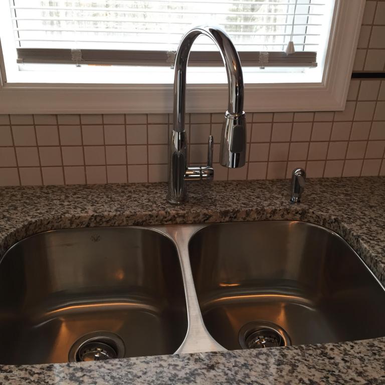 110Jay Peak Ct, Henryville, PA 18332