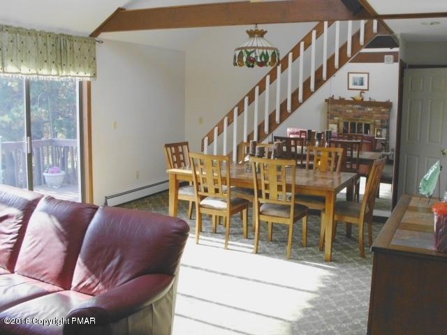 668Clearview Dr, Long Pond, PA 18334