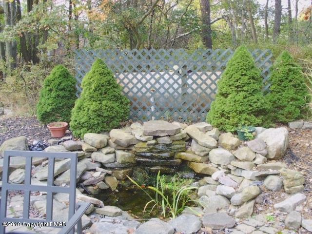 668Clearview Dr, Long Pond, PA 18334