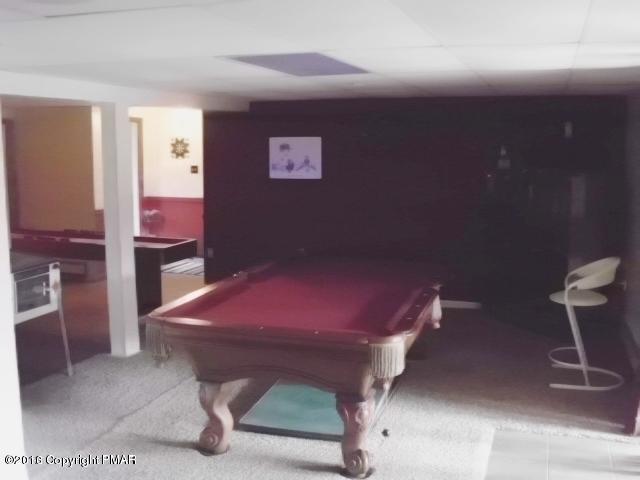 668Clearview Dr, Long Pond, PA 18334