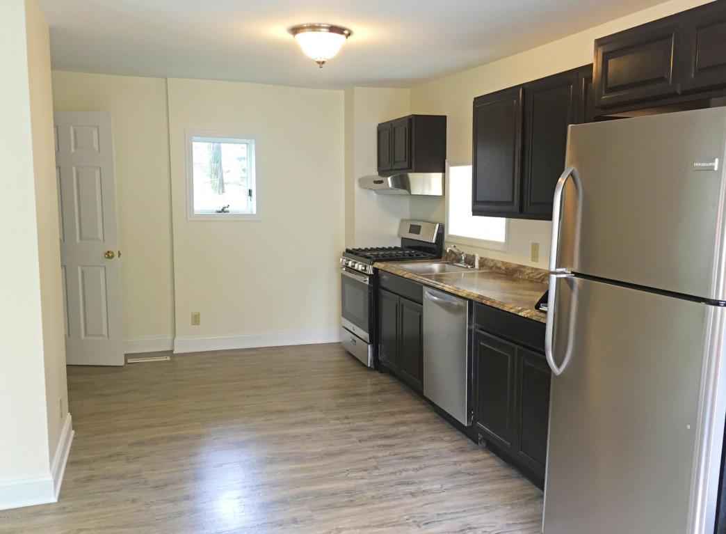 108 MOTT St, Milford, PA 18337