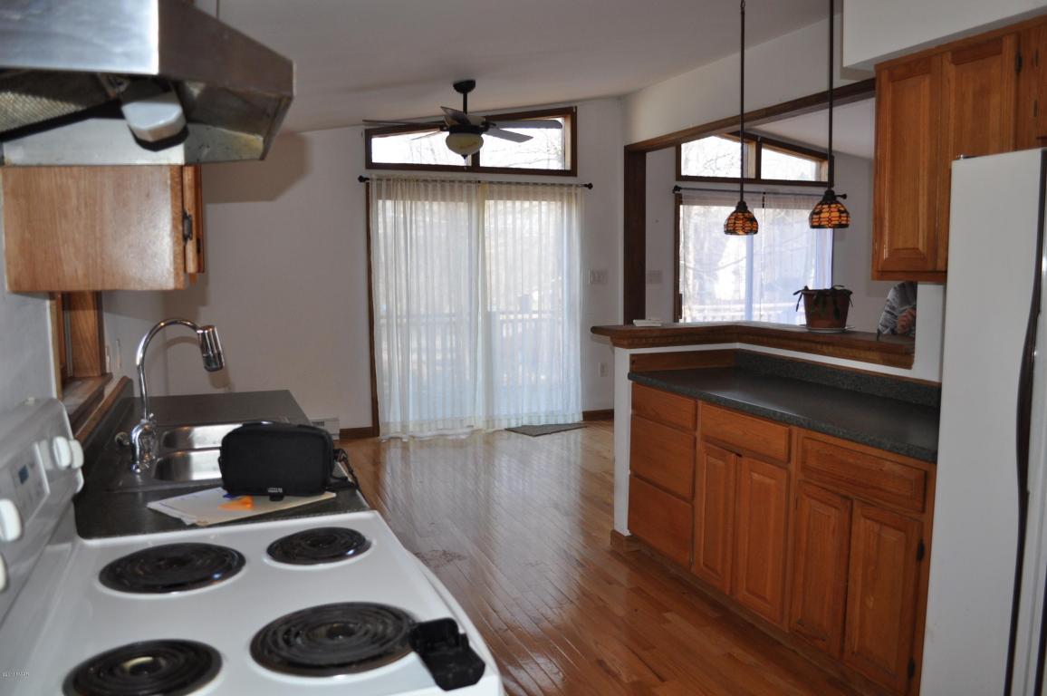 102 POMPOM Ct, Milford, PA 18337