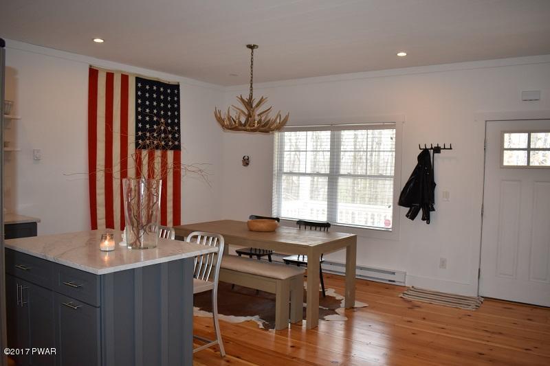 100 Bald Hill Ter, Milford, PA 18337