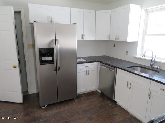 187 SENECA Dr, Milford, PA 18337