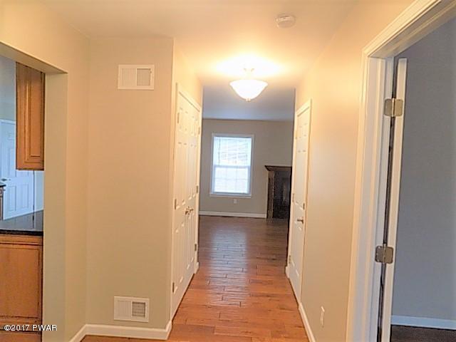 115 Cottonwood Ct, Milford, PA 18337