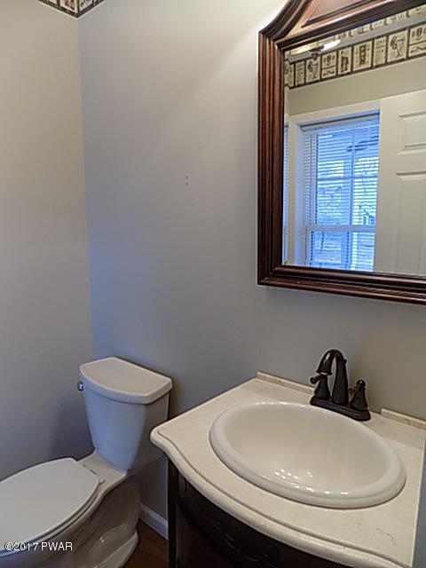 115 Cottonwood Ct, Milford, PA 18337