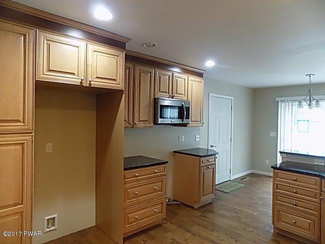 115 Cottonwood Ct, Milford, PA 18337