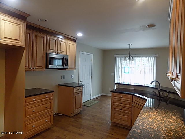 115 Cottonwood Ct, Milford, PA 18337