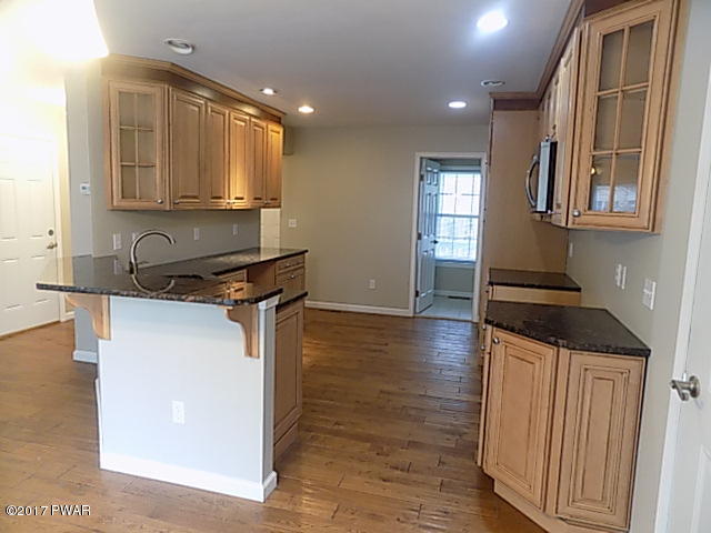 115 Cottonwood Ct, Milford, PA 18337