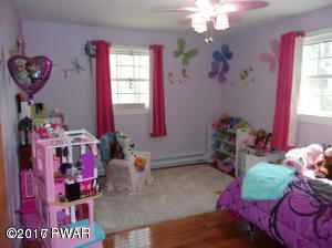 119 French Coach Rd, Milford, PA 18337