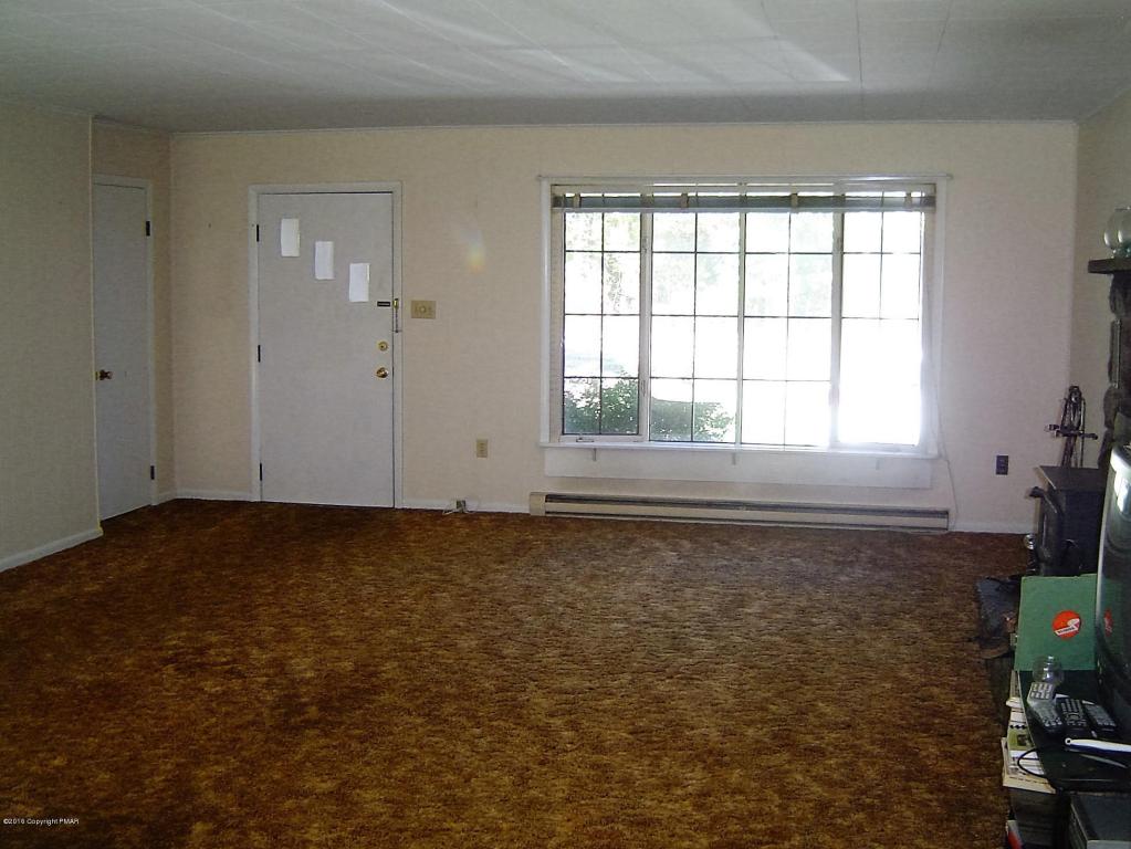380Carlton Rd, Mount Pocono, PA 18344