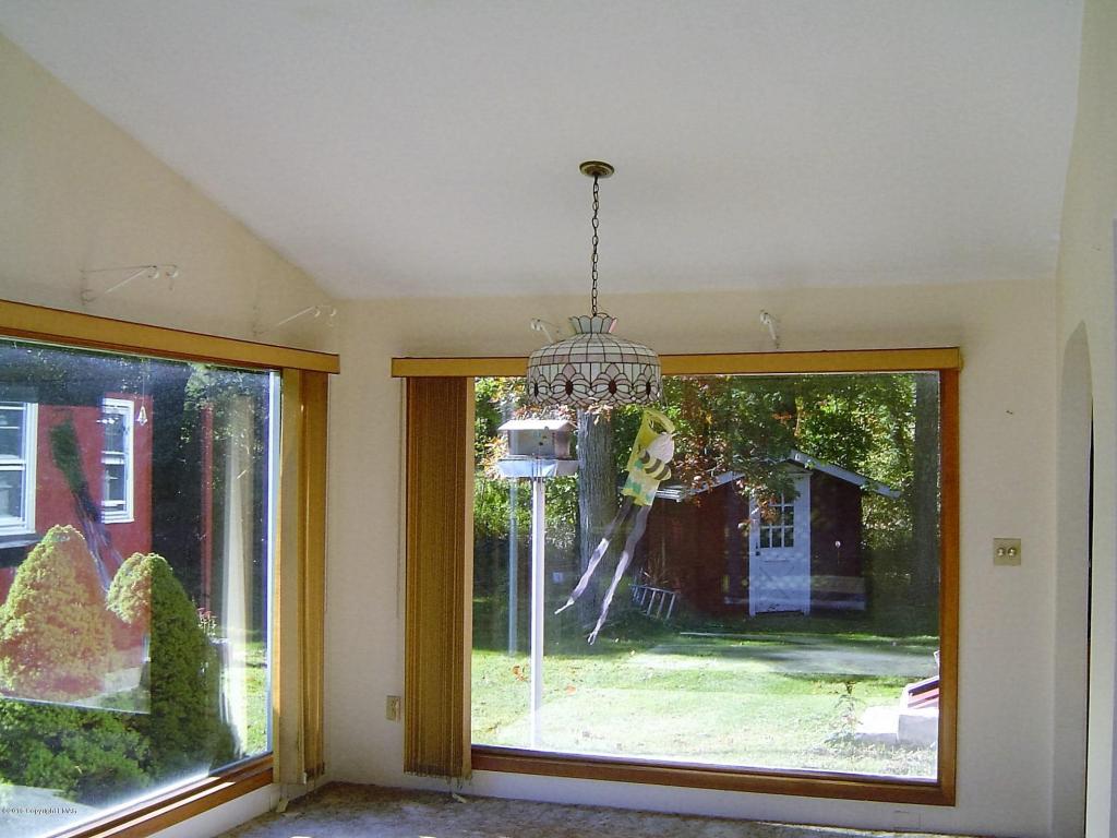 380Carlton Rd, Mount Pocono, PA 18344