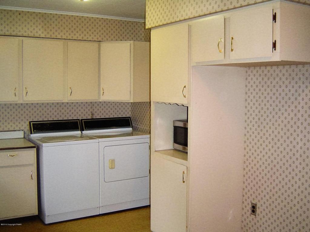 380Carlton Rd, Mount Pocono, PA 18344