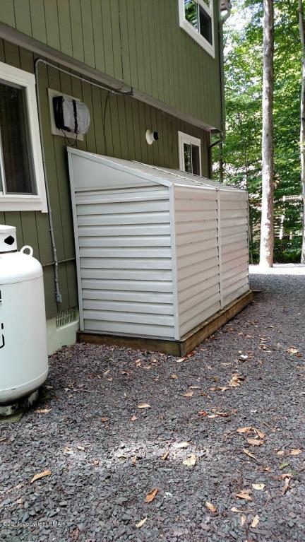 161Moshannon Dr, Pocono Lake, PA 18347