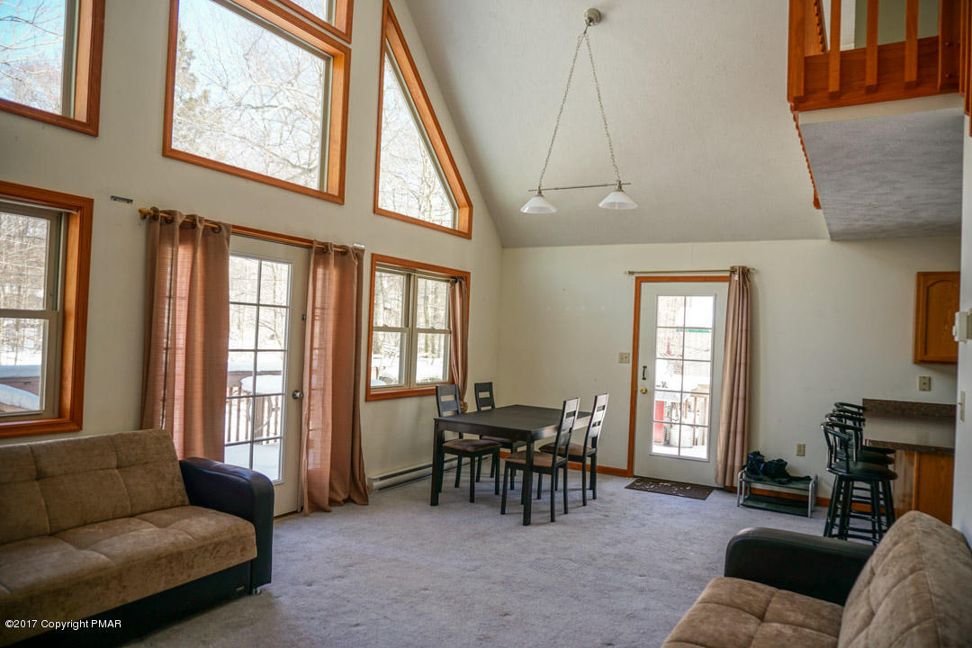 6154Chickasa Dr, Pocono Lake, PA 18347