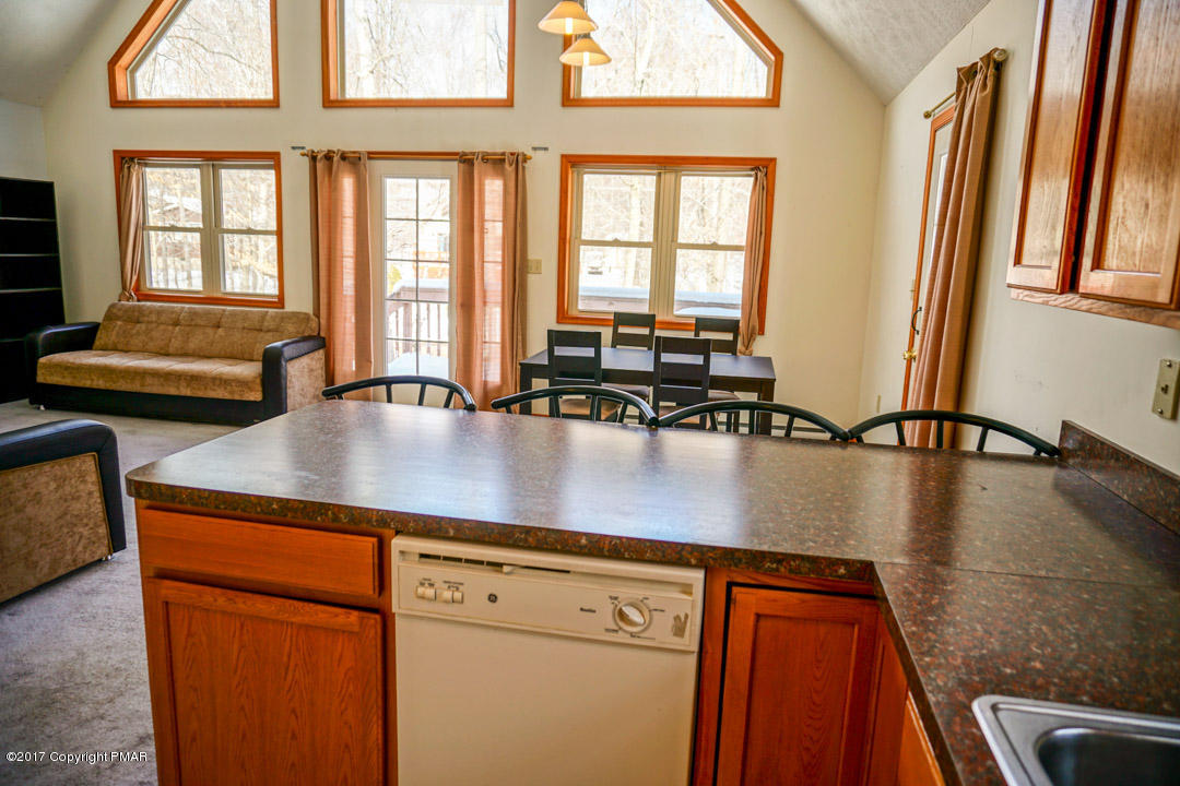 6154Chickasa Dr, Pocono Lake, PA 18347