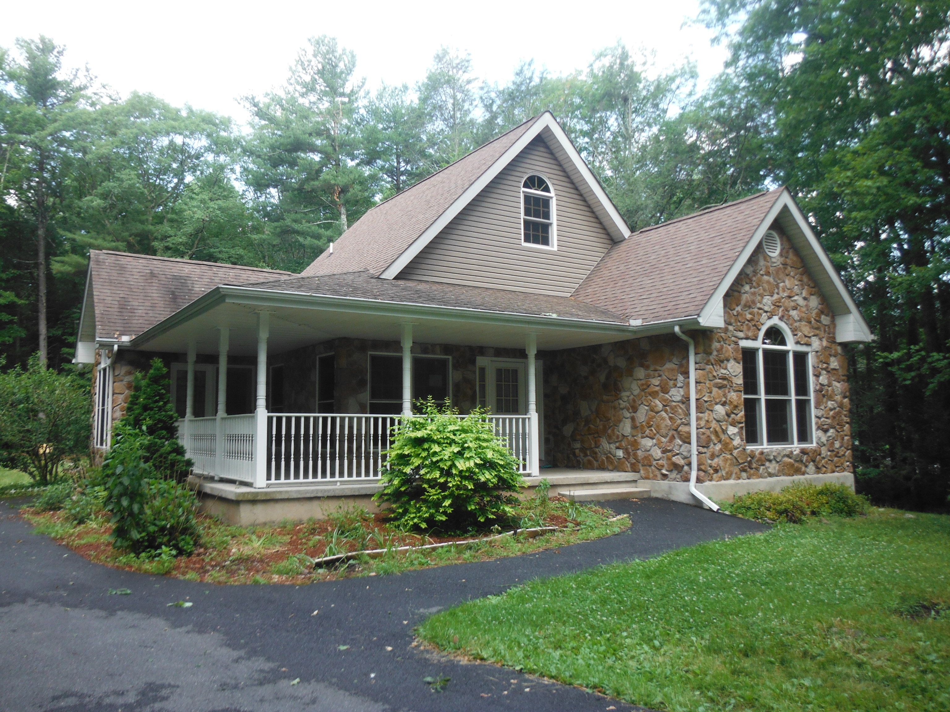 628 Sunset Rd., Stroudsburg, PA 18360