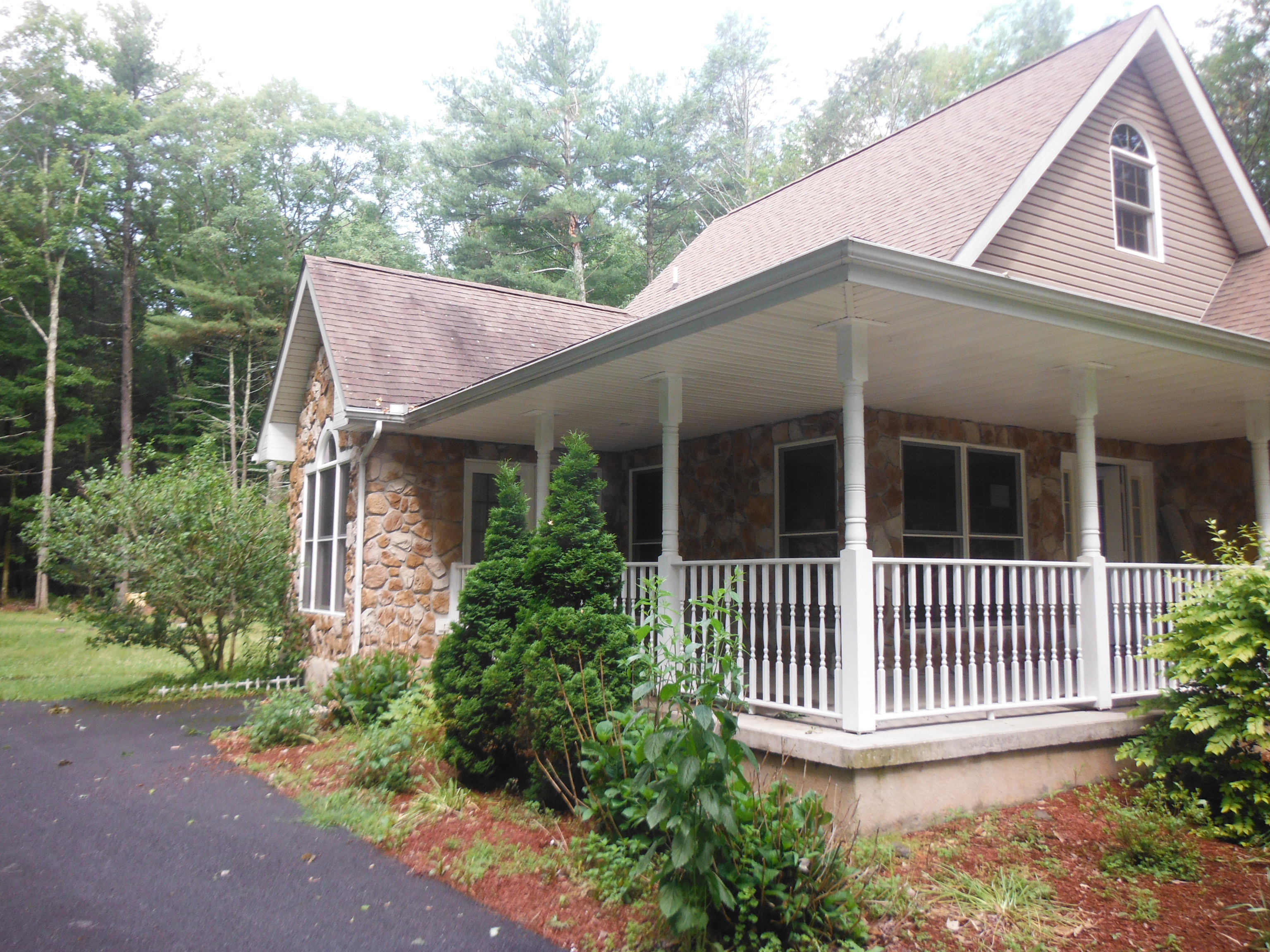 628 Sunset Rd., Stroudsburg, PA 18360