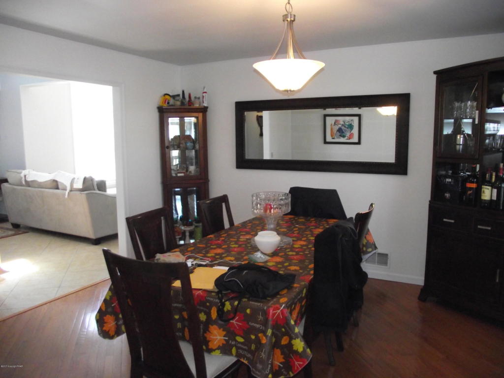 611Galion Dr, Tamiment, PA 18371