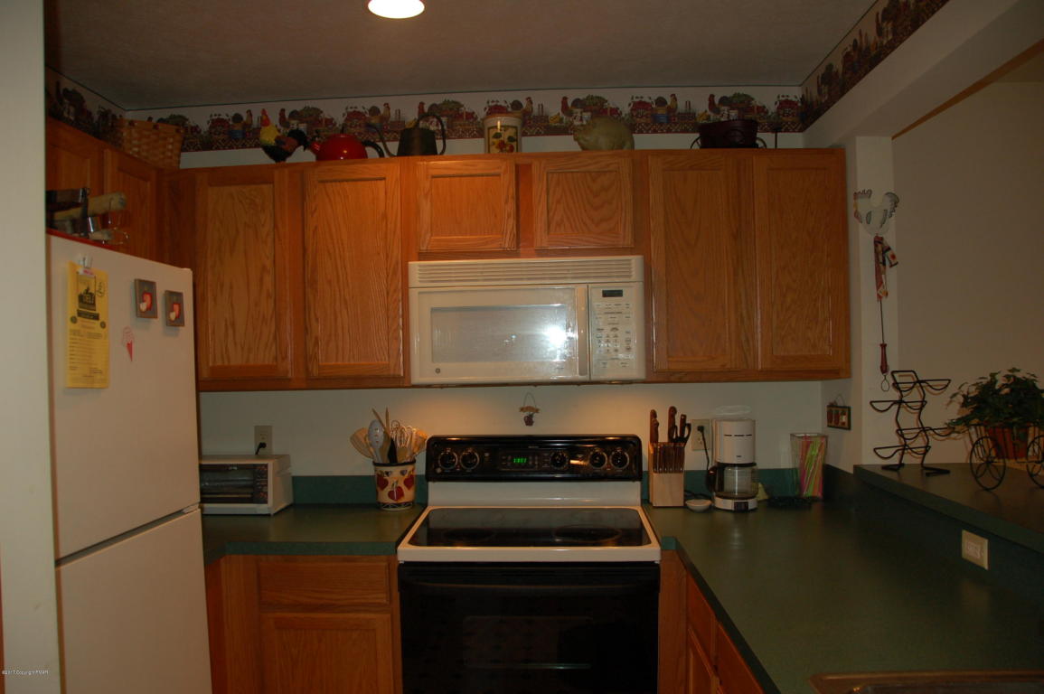 143Pine Ct, Tannersville, PA 18372
